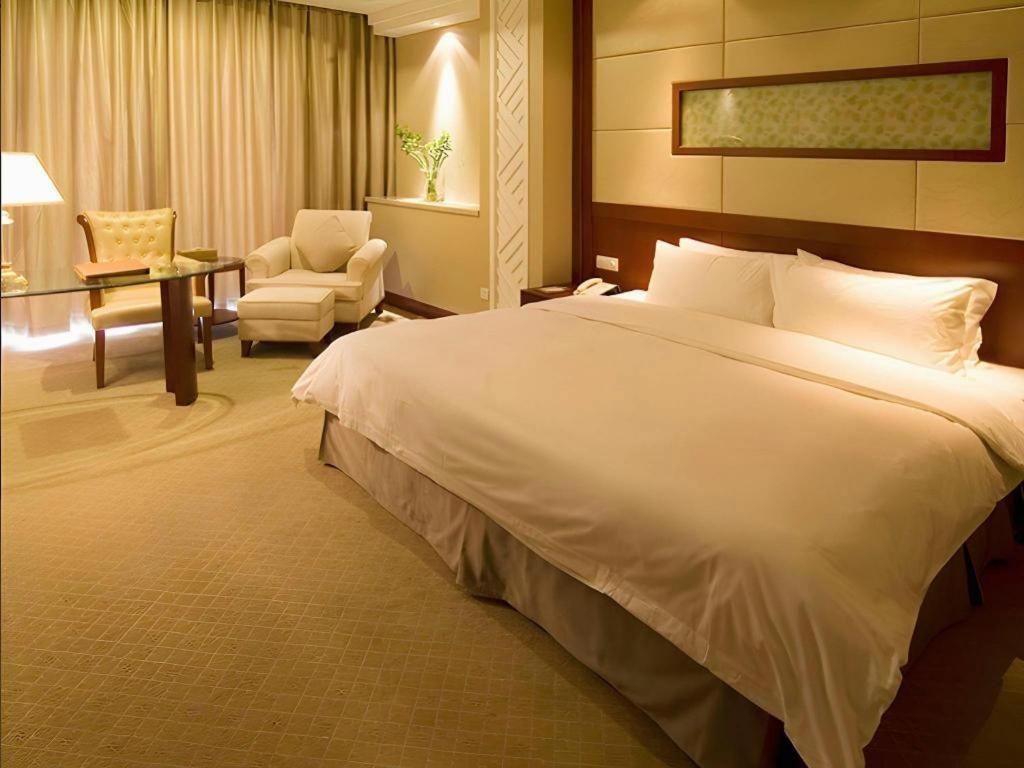 Nanchang Galactic Peace International Hotel Екстер'єр фото
